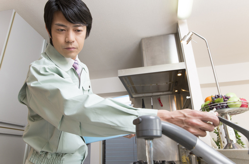 衛生管理：空気環境測定や貯水槽の清掃・消毒